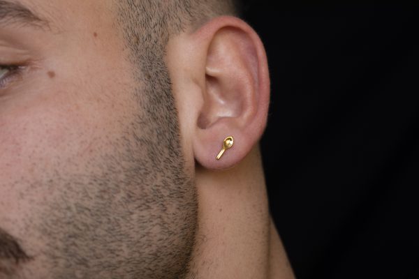 ⁦עגילי כף זהב צמודים⁩ – תמונה ⁦2⁩